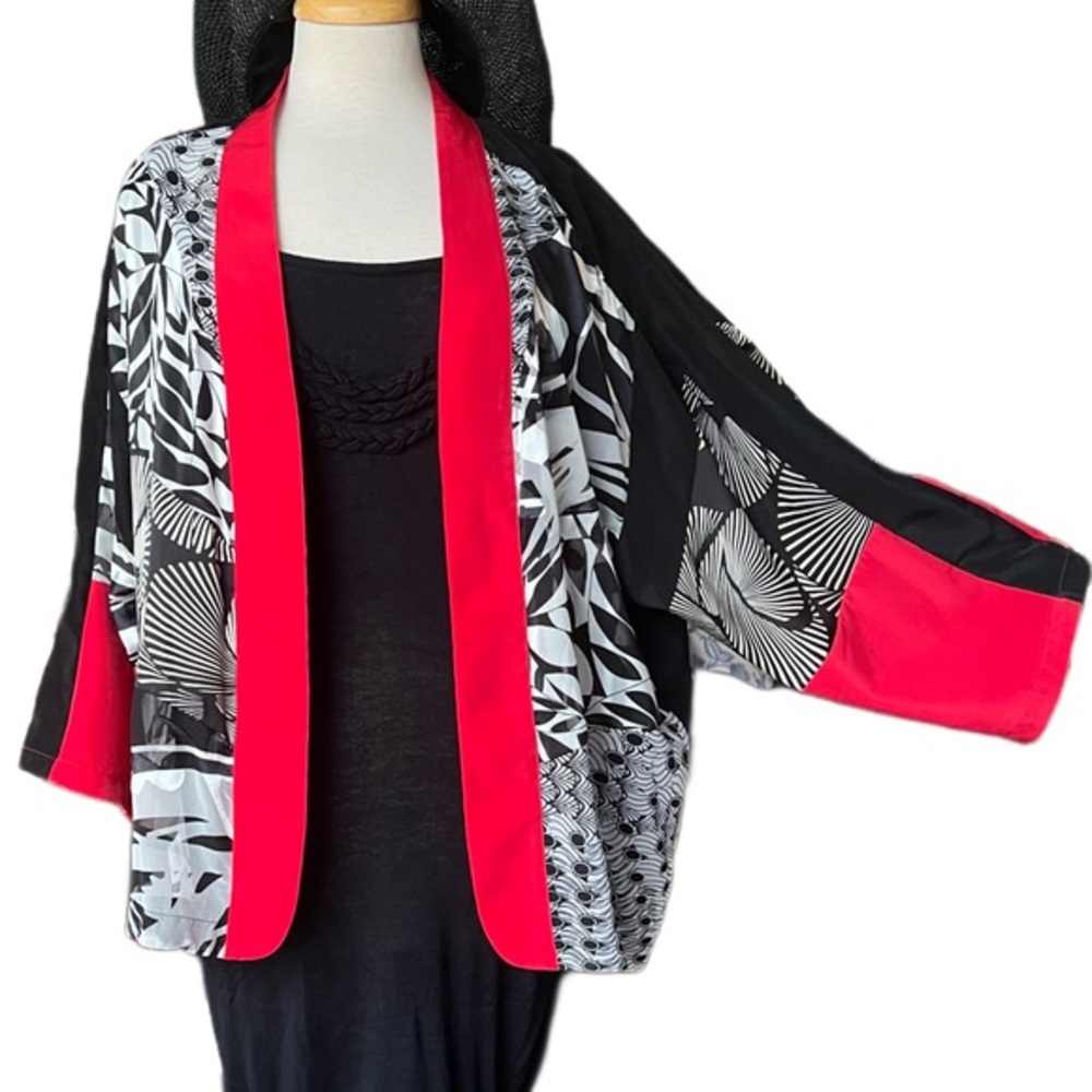 Black & Red Graphic Open-Front Kimono Jacket